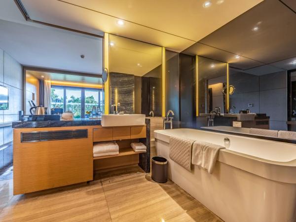 Shenzhen Dameisha Kingkey Palace Hotel : photo 2 de la chambre chambre lit king-size deluxe