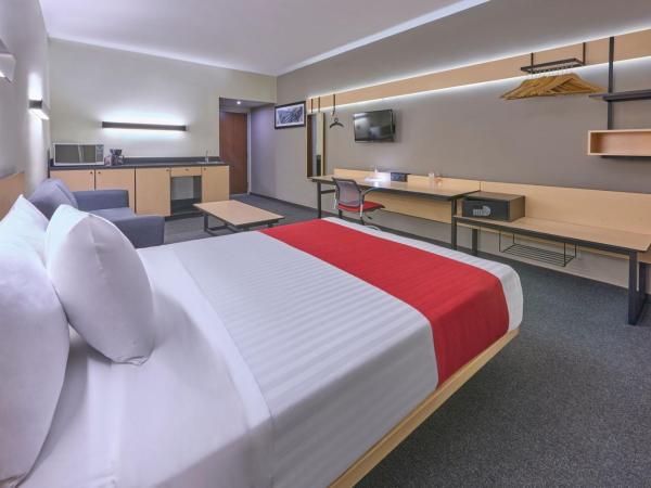 City Express Plus by Marriott Ciudad de México Patio Universidad : photo 1 de la chambre chambre lit queen-size supérieure avec canapé-lit