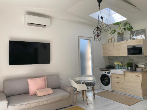 Fifteen Boutique Rooms Budapest with Self Check-In : photo 3 de la chambre studio avec terrasse