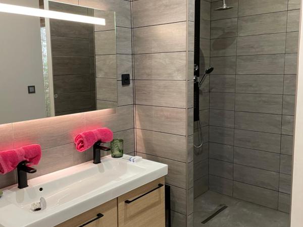 Le Jardin de LaCoste : photo 3 de la chambre suite avec terrasse - vue sur jardin