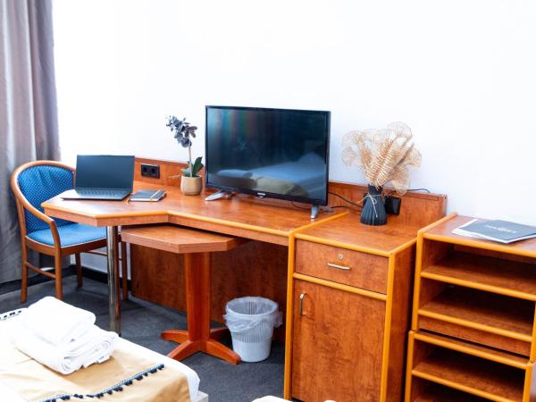 Hotel Rossija : photo 9 de la chambre chambre quadruple classique