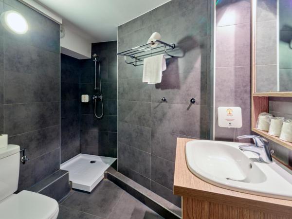 Adonis Hotel Strasbourg : photo 9 de la chambre chambre triple