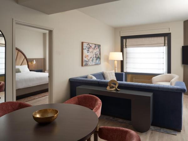 Hotel Vesper, Houston, a Tribute Portfolio Hotel : photo 5 de la chambre vesper king suite with sofa bed