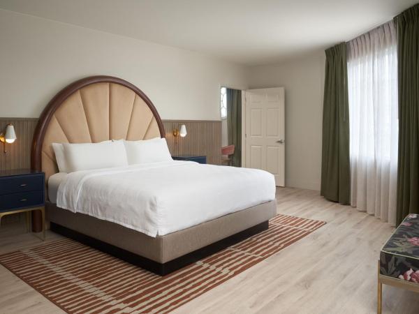Hotel Vesper, Houston, a Tribute Portfolio Hotel : photo 5 de la chambre suite lit king-size avec canapé-lit