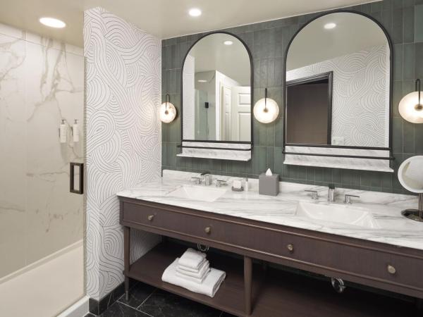 Hotel Vesper, Houston, a Tribute Portfolio Hotel : photo 8 de la chambre suite lit king-size avec canapé-lit