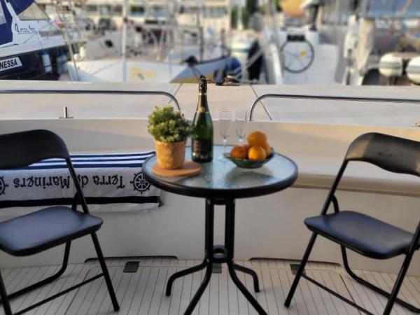 Cosy and Homey Houseboat Castelldefels : photo 6 de la chambre mobile home
