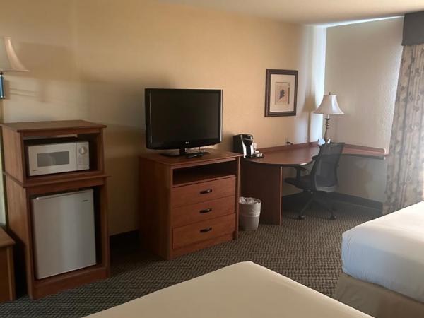 Holiday Inn Express Las Vegas-Nellis, an IHG Hotel : photo 5 de la chambre hébergement avec 2 lits queen-size et baignoire accessible aux personnes malentendantes et à mobilité réduite - non-fumeurs