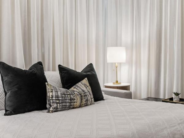Elegant & Luxury 2 Bed Suite Close to Convention Centre : photo 7 de la chambre appartement deluxe