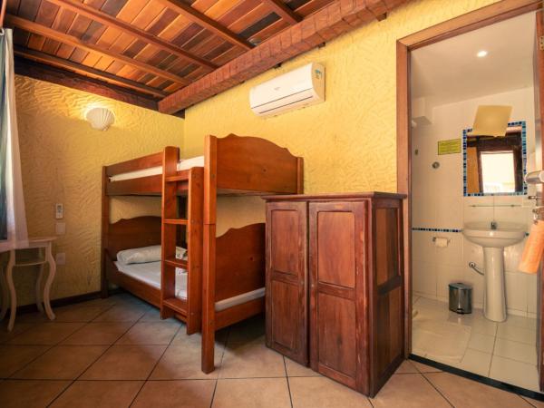 Bamboo Búzios Hostel : photo 1 de la chambre chambre lits jumeaux avec salle de bains