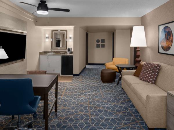 Embassy Suites by Hilton Phoenix Biltmore : photo 1 de la chambre suite 2 pièces