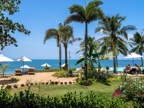 Lanta Palace Beach Resort & Spa - Adult Only : photo 2 de la chambre villa face à la plage
