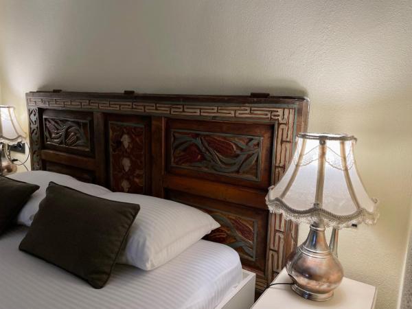 Urla Taş Konak Otel : photo 6 de la chambre chambre lit king-size supérieure