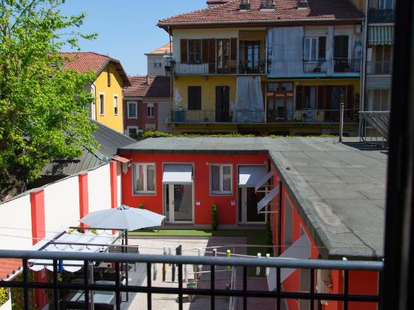 Guest House Turin Metro Young : photo 6 de la chambre chambre lits jumeaux avec toilettes communes