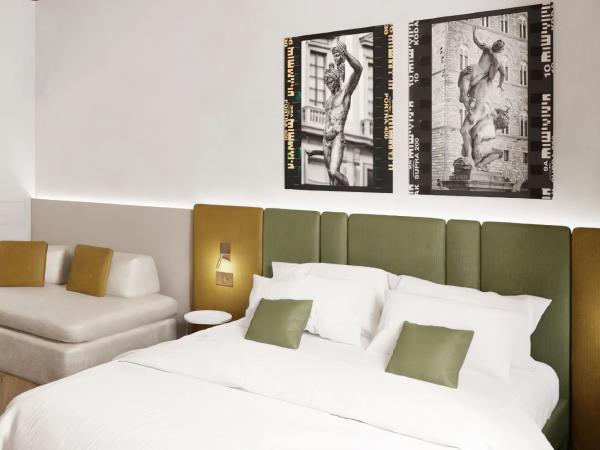 Hotel La Fortezza : photo 4 de la chambre photograph camera matrimoniale smart