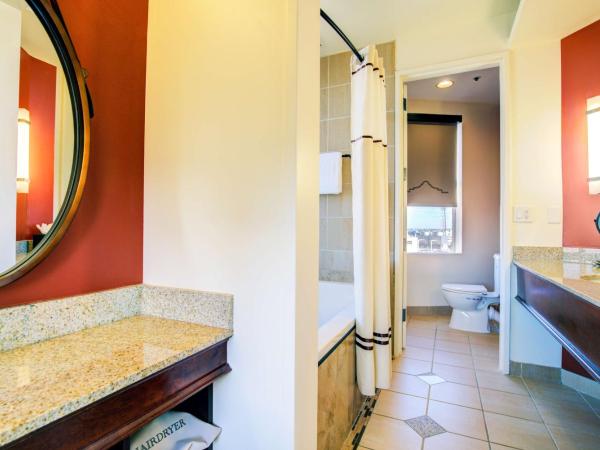 The Emily Morgan Hotel - A DoubleTree by Hilton : photo 3 de la chambre suite junior avec baignoire spa