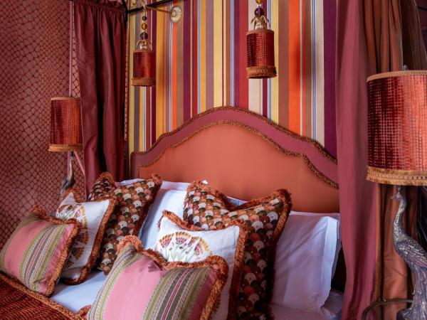 Castille Paris - Starhotels Collezione : photo 2 de la chambre “grand tour suite suite temptation”