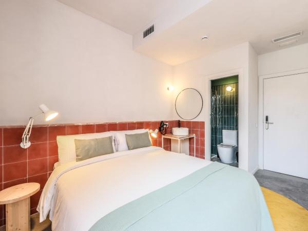 Madrid Live Coworking - SELF SERVICE - : photo 3 de la chambre chambre double - vue sur piscine