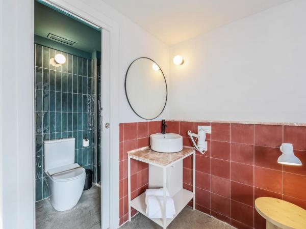 Madrid Live Coworking - SELF SERVICE - : photo 8 de la chambre chambre double - vue sur piscine