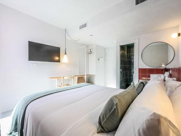 Madrid Live Coworking - SELF SERVICE - : photo 5 de la chambre chambre double - vue sur piscine