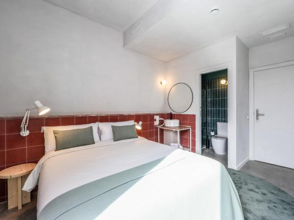 Madrid Live Coworking - SELF SERVICE - : photo 9 de la chambre chambre double - vue sur piscine
