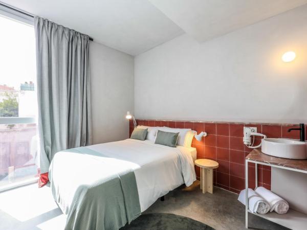 Madrid Live Coworking - SELF SERVICE - : photo 10 de la chambre chambre double - vue sur piscine