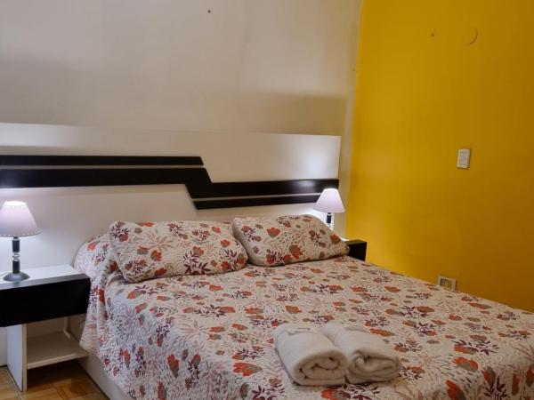 Hostel Estoril : photo 2 de la chambre chambre double avec salle de bains privative