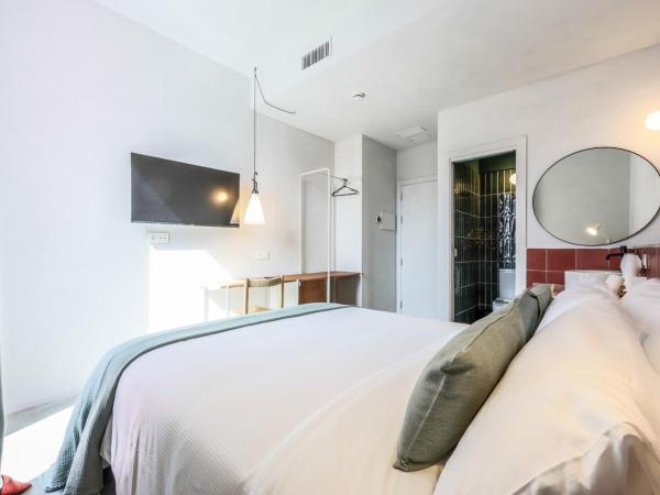 Madrid Live Coworking - SELF SERVICE - : photo 2 de la chambre chambre double - vue sur piscine