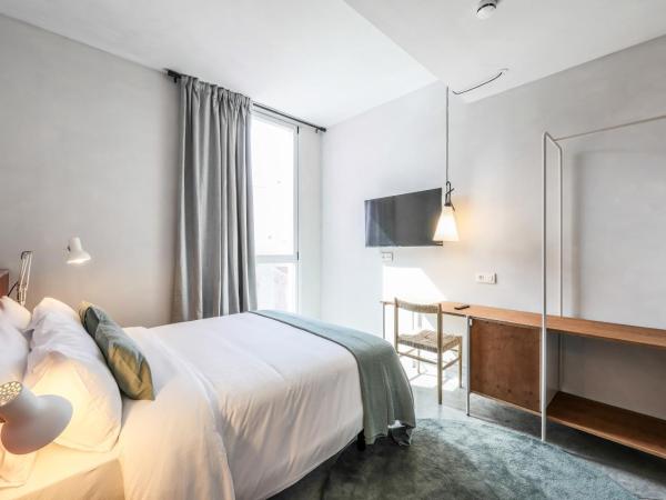 Madrid Live Coworking - SELF SERVICE - : photo 3 de la chambre chambre double - vue sur piscine