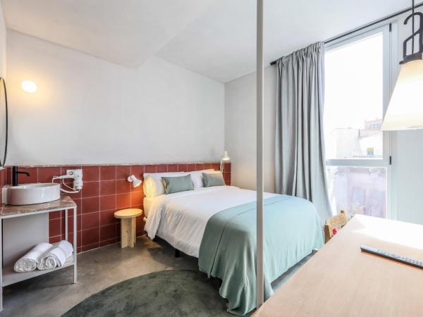 Madrid Live Coworking - SELF SERVICE - : photo 7 de la chambre chambre double - vue sur piscine