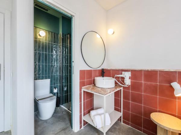 Madrid Live Coworking - SELF SERVICE - : photo 8 de la chambre chambre double - vue sur piscine