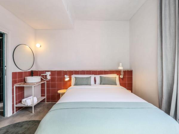 Madrid Live Coworking - SELF SERVICE - : photo 10 de la chambre chambre double - vue sur piscine