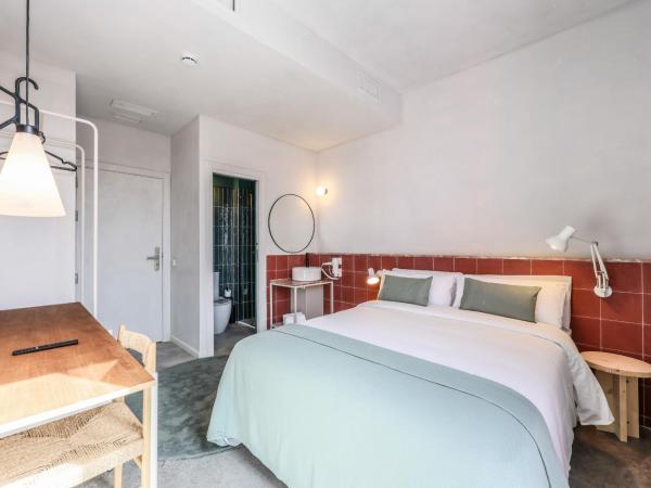 Madrid Live Coworking - SELF SERVICE - : photo 9 de la chambre chambre double - vue sur piscine