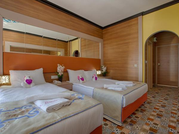 Club Hotel Anjeliq : photo 3 de la chambre chambre triple classique