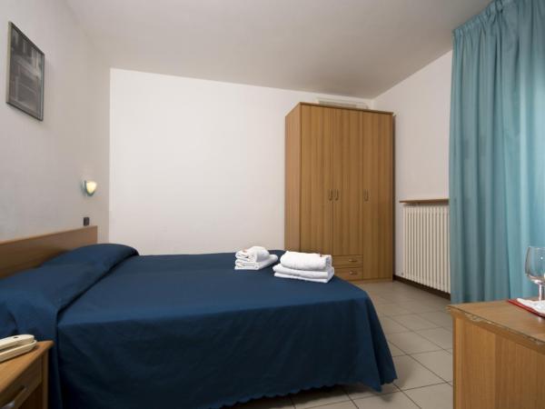 Residence Villa Azzurra : photo 5 de la chambre appartement supérieur 1 chambre avec terrasse

