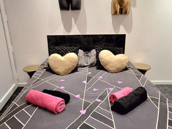 Suite Love Room : photo 1 de la chambre chambre double avec terrasse