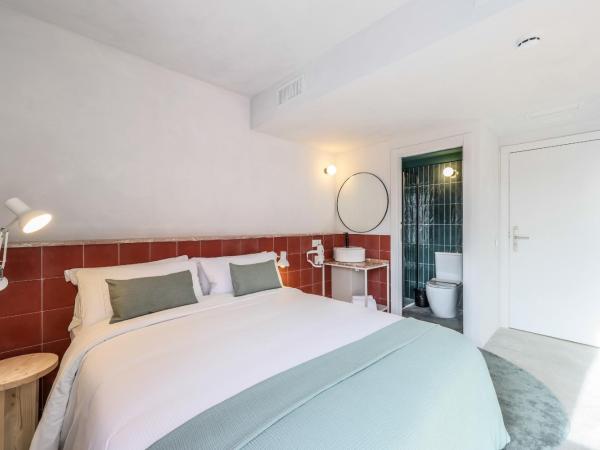 Madrid Live Coworking - SELF SERVICE - : photo 3 de la chambre chambre double - vue sur piscine