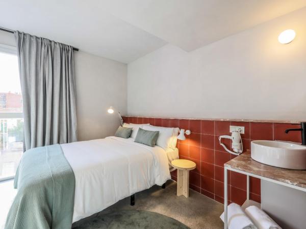 Madrid Live Coworking - SELF SERVICE - : photo 6 de la chambre chambre double - vue sur piscine