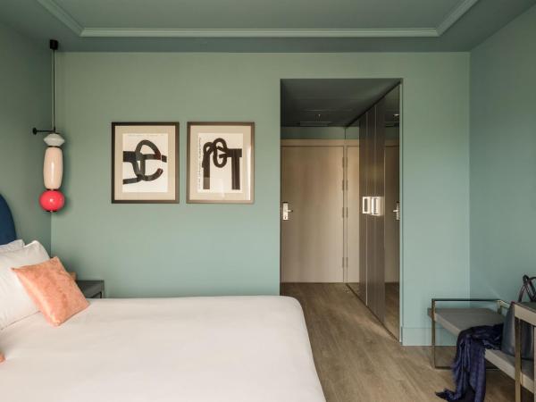 Hotel Antik San Sebastián : photo 2 de la chambre chambre triple