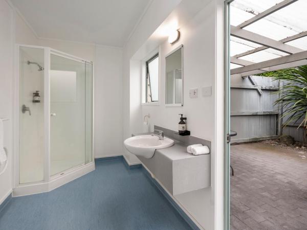 Fenton Court Motel : photo 5 de la chambre studio avec jacuzzi (Étage inférieur)