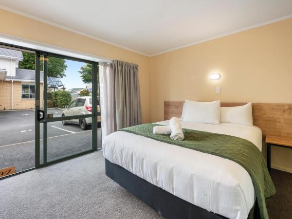 Fenton Court Motel : photo 4 de la chambre studio avec jacuzzi (Étage inférieur)