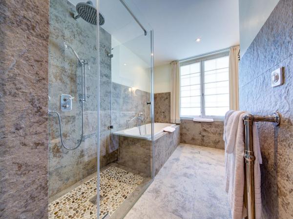 Hotel Regina : photo 4 de la chambre suite avec balcon - vue sur vallée