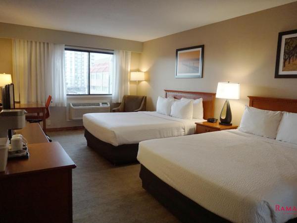 Ramada by Wyndham Kelowna Hotel & Conference Center : photo 1 de la chambre chambre 2 lits queen-size - non-fumeurs
