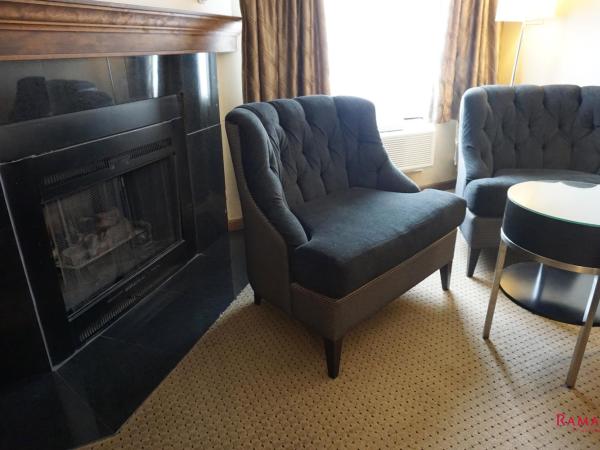 Ramada by Wyndham Kelowna Hotel & Conference Center : photo 5 de la chambre new york studio king suite - non-smoking