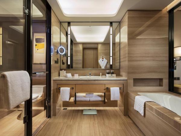 Doubletree By Hilton Chengdu Longquanyi : photo 4 de la chambre chambre lit king-size exécutive