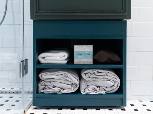 Hotel Crescendo Seoul : photo 6 de la chambre petit hébergement avec 1 lit queen-size