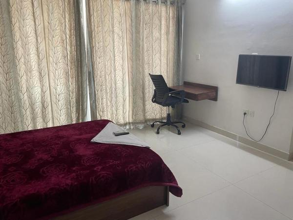 ROYAL NEST PREMIUM (A.S) : photo 2 de la chambre chambre lit king-size avec balcon