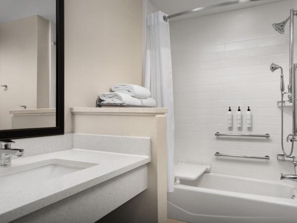 Fairfield Inn & Suites by Marriott Panama City Beach : photo 6 de la chambre chambre lit king-size