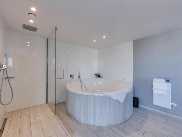 Van der Valk Hotel Liège Congres : photo 7 de la chambre suite avec jacuzzi