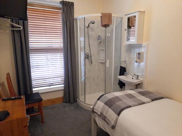 Phoenix Guest House : photo 5 de la chambre chambre simple avec toilettes communes