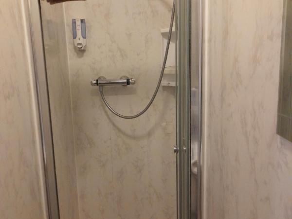 Phoenix Guest House : photo 6 de la chambre petite chambre double